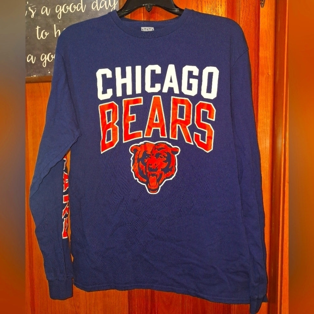 Junk Food Chicago Bears Blue Long Sleeve Shirt In A Size Medium.